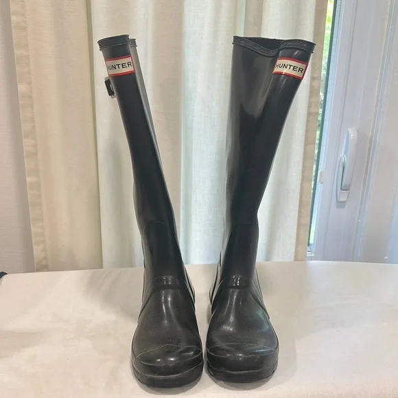 Hunter Women's Black Rain Boots - Picture 1 of 9